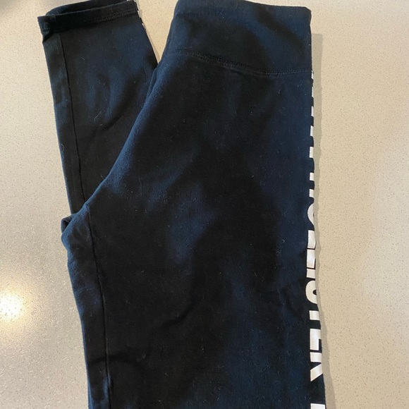 Black Hollister leggings- buy 3+ items get 15% off - Picture 3 of 5